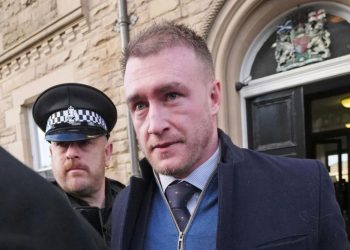 Stuart Hogg evita la cárcel tras un problema doméstico