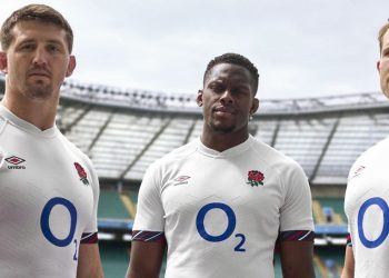 Umbro no vestirá más al seleccionado de la Rosa