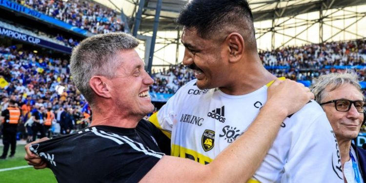 Ronan O’Gara levantó la mano para hacerse cargo de los Wallabies