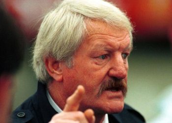 El ex entrenador de los All Blacks, Alex ‘Grizz’ Wyllie, muere a los 80 años