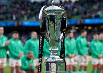 Irlanda deberá ganar en Italia y esperar