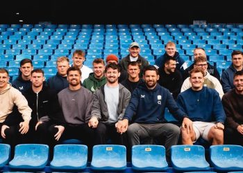 La selección de Inglaterra visitó La Bombonera durante su gira por Argentina