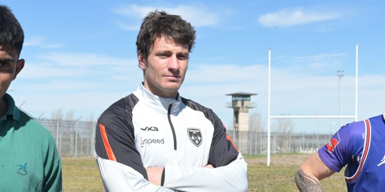Gonzalo Bertranou compartió un entrenamiento de rugby con Los Caciques