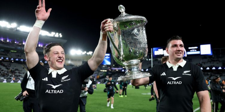 Rugby Championship: Los All Blacks buscarán la victoria en Perth y esperar una mano de Los Pumas
